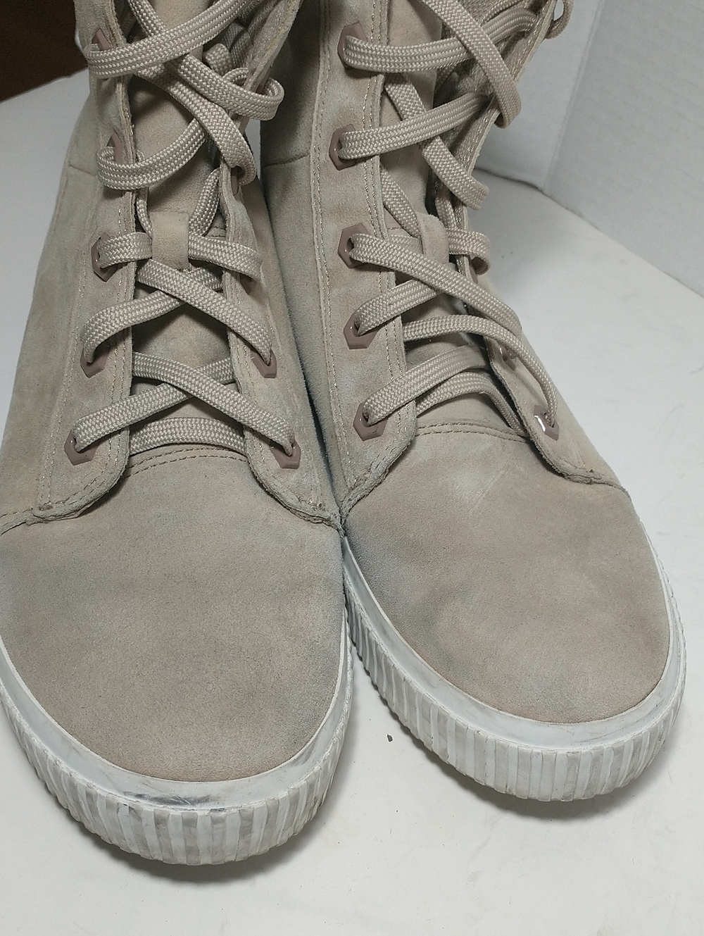 Timberland High Top Suede‎ Skylar Sneaker Boot, Cream / White, Size Women's 8.5 - Picture 2 of 11